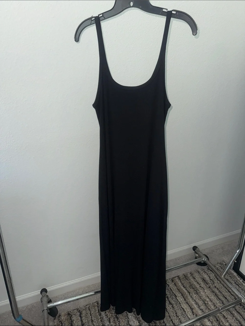 Old Navy Black Scoop-Neck Maxi Dress - Picture 1 of 2